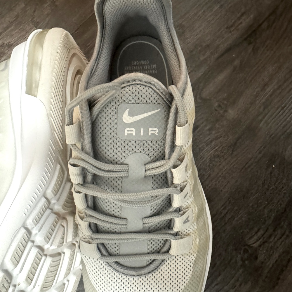 Nike Air Max Axis Running Sneakers Women's 7 - Picture 5 of 8